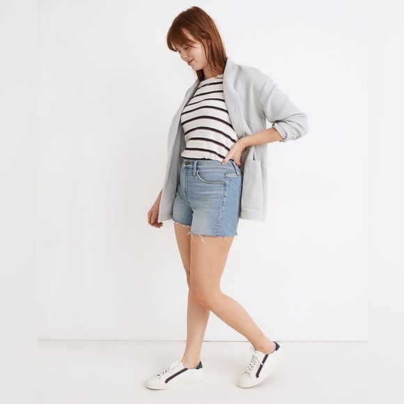 Madewell Curvy High-Rise Denim Shorts in Watt Wash: Summerweight Edition Size 23 - Picture 6 of 9